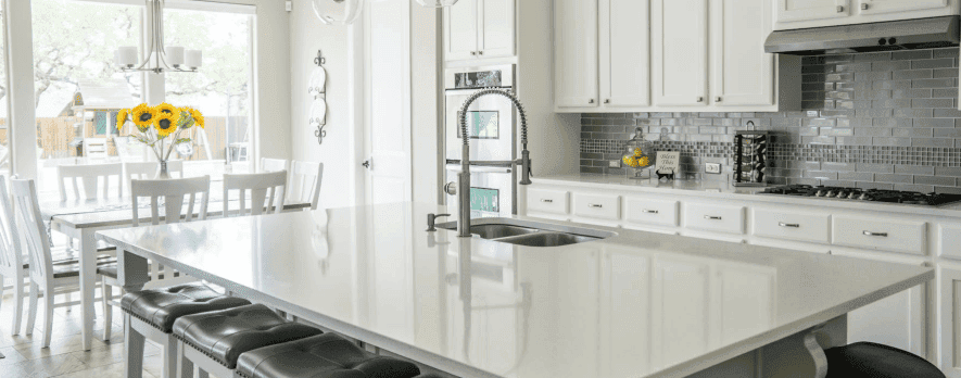 kitchen-filled-with-kitchenware2